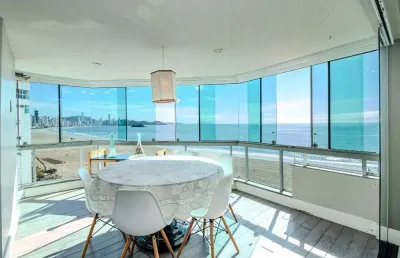 Apartamento frente mar à venda no centro de balneário camboriú