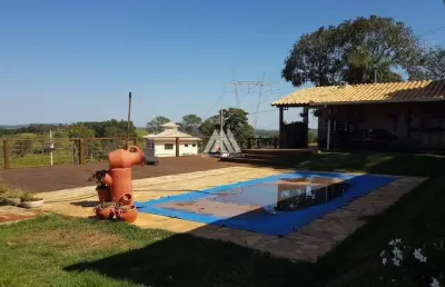 Vendo chácara em itatiaiuçu de 2700m² com 03 quartos e piscina excelente localização.