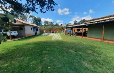 Vendo chácara em itatiaiuçu de 1610m² com 04 quartos e piscina excelente localização.