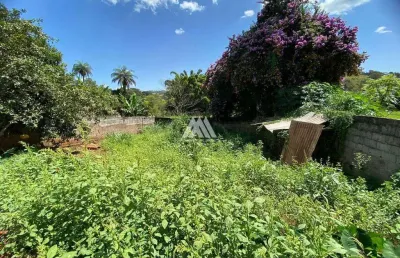 Vendo chácara em itatiaiuçu de1000m² com 02 quartos, excelente localização.