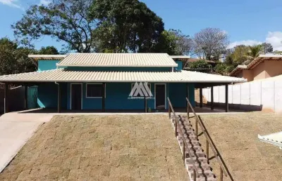 Vendo chácara em itatiaiuçu de 1000m² com 03 quartos e piscina excelente localização.