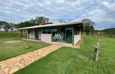 Vendo chácara em itatiaiuçu de 10.000m² com 03 quartos e piscina excelente localização.