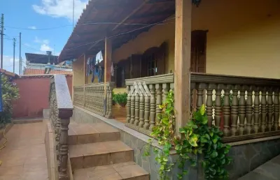 Casa com 3 quartos à venda no Centro, Itaúna 