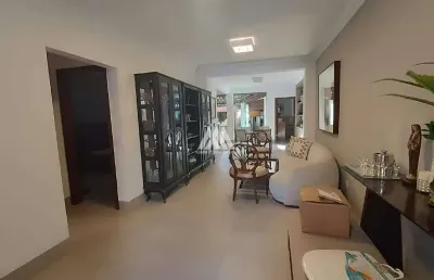 Casa com 4 quartos à venda no Centro, Itaúna 