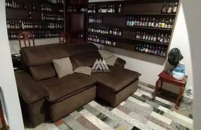 Vendo casa em itaúna com 03 quartos e área gourmet em ótima localização