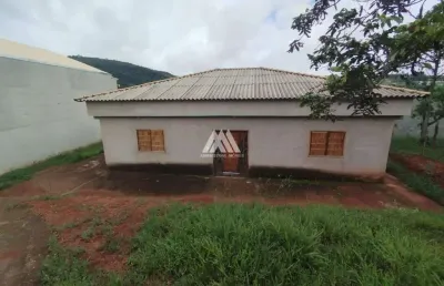 Vendo chácara em itatiaiuçu de 1000m² com 03 quartos excelente localização.