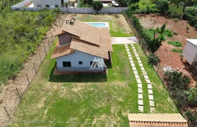 Vendo chácara em itatiaiuçu de 1000m² com excelente localização.