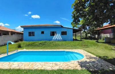 Vendo chácara em itatiaiuçu de 1000m² com 03 quartos e piscina excelente localização.
