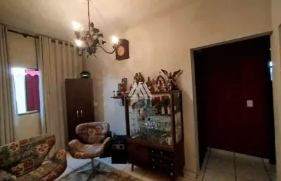 Vendo apartamento em itaúna com excelente localização no três marias!