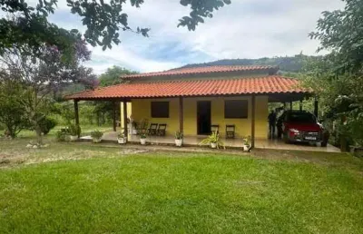 Sítio á venda de 4.000m² com 03 quartos sendo 01 suíte em rio manso mg!