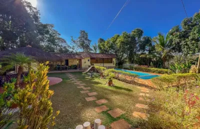 Sítio de 9000m² com lagoa e piscina á venda em igarapé-mg!