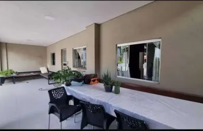 Casa residencial com dois pavimentos para locação em igarapé-mg!