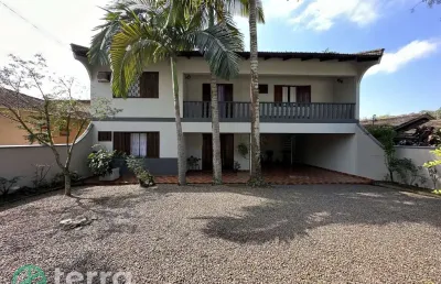 Casa com 6 quartos à venda em benedito, indaial , 251 m2 por r$ 499.000