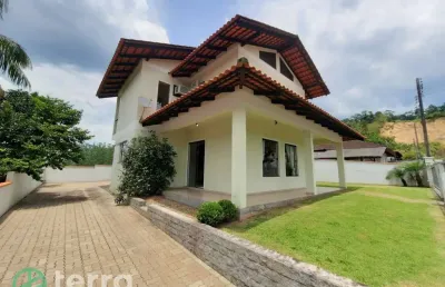 Casa com 3 quartos à venda no centro, rodeio , 173 m2 por r$ 620.000