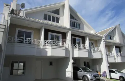 Casa em condomínio fechado com 4 quartos para alugar na Rua Jerônimo de Albuquerque Maranhão, 108, São Braz, Curitiba