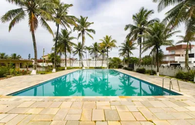 Casa térrea com piscina à venda com piscina, 6 quarto(s),  sendo 3 suíte(s)  no bairro oasis, 0 metros da praia, peruíbe-sp