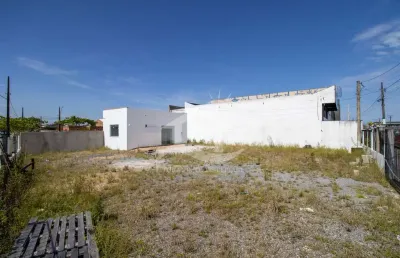 Terreno esquina para alugar , ,   no bairro jardim icaraiba, 800 metros da praia, peruíbe-sp
