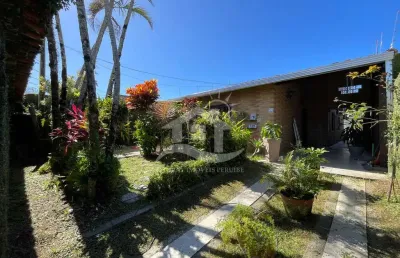 Casa mezanino à venda com piscina, 3 quarto(s),  sendo 1 suíte(s)  no bairro centro, 800 metros da praia, peruíbe-sp