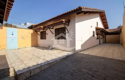 Casa térrea à venda , 3 quarto(s),   no bairro pampas, 300 metros da praia, peruíbe-sp