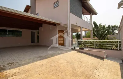 Casa sobrado triplex à venda , 6 quarto(s),  sendo 2 suíte(s)  no bairro centro, 800 metros da praia, peruíbe-sp