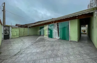Casa térrea à venda com piscina, 3 quarto(s),  sendo 1 suíte(s)  no bairro cidade nova peruíbe, 800 metros da praia, peruíbe-sp