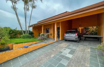 Casa térrea à venda com piscina, 3 quarto(s),  sendo 1 suíte(s)  no bairro ribamar, 600 metros da praia, peruíbe-sp