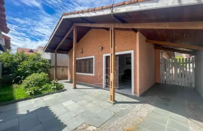 Casa térrea à venda , 3 quarto(s),  sendo 1 suíte(s)  no bairro ribamar, 500 metros da praia, peruíbe-sp