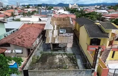 Casa térrea à venda , 4 quarto(s),  sendo 2 suíte(s)  no bairro stella maris, 0 metros da praia, peruíbe-sp