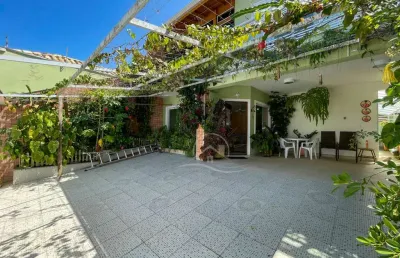 Casa sobrado à venda , 4 quarto(s),  sendo 4 suíte(s)  no bairro oasis, 500 metros da praia, peruíbe-sp