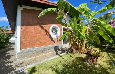 Casa térrea à venda , 3 quarto(s),  sendo 1 suíte(s)  no bairro parque turistico, 500 metros da praia, peruíbe-sp