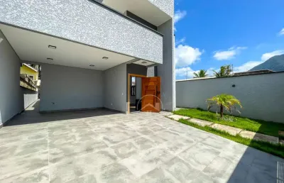 Casa térrea com piscina à venda com piscina, 4 quarto(s),  sendo 2 suíte(s)  no bairro centro, 100 metros da praia, peruíbe-sp