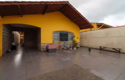 Casa térrea com edícula à venda , 2 quarto(s),  sendo 0 suíte(s)  no bairro três marias, 700 metros da praia, peruíbe-sp