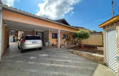 Casa térrea à venda com piscina, 2 quarto(s),  sendo 2 suíte(s)  no bairro vila romar, 1600 metros da praia, peruíbe-sp