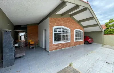 Casa térrea à venda , 4 quarto(s),  sendo 1 suíte(s)  no bairro flórida, 300 metros da praia, peruíbe-sp