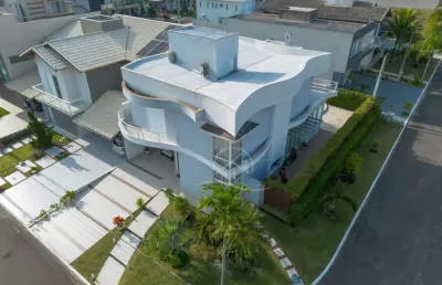 Casa sobrado à venda com piscina, 4 quarto(s),  sendo 3 suíte(s)  no bairro bougainville residencial iv, 1200 metros da praia, peruíbe-sp