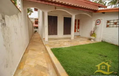 Casa sobrado à venda com piscina, 3 quarto(s),  sendo 1 suíte(s)  no bairro jardim imperador, 0 metros da praia, peruíbe-são paulo