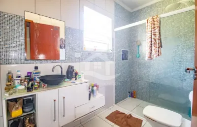 Casa térrea com edícula à venda , 7 quarto(s),  sendo 7 suíte(s)  no bairro centro, 600 metros da praia, peruíbe-sp