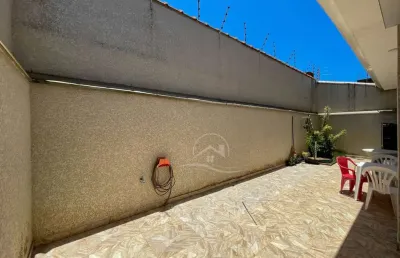 Casa sobrado à venda com piscina, 3 quarto(s),  sendo 3 suíte(s)  no bairro são joão batista, 600 metros da praia, peruíbe-sp