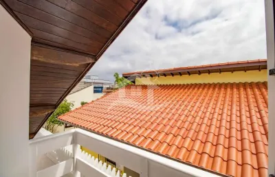 Casa sobrado à venda com piscina, 3 quarto(s),  sendo 1 suíte(s)  no bairro cidade nova peruíbe, 200 metros da praia, peruíbe-sp