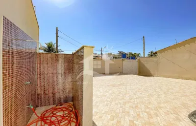 Casa sobrado à venda , 3 quarto(s),  sendo 1 suíte(s)  no bairro ribamar, 40 metros da praia, peruíbe-sp