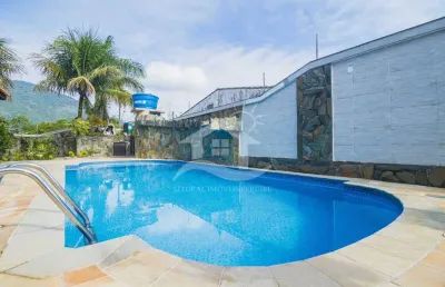 Casa térreo à venda , 3 quarto(s),  sendo 3 suíte(s)  no bairro centro, 400 metros da praia, peruíbe-sp