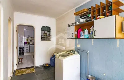 Casa sobrado à venda com piscina, 5 quarto(s),  sendo 5 suíte(s)  no bairro centro, 600 metros da praia, peruíbe-sp