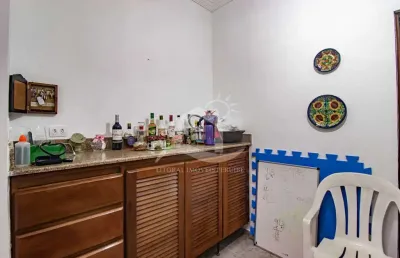 Casa sobrado à venda com piscina, 4 quarto(s),  sendo 4 suíte(s)  no bairro ribamar, 600 metros da praia, peruíbe-sp