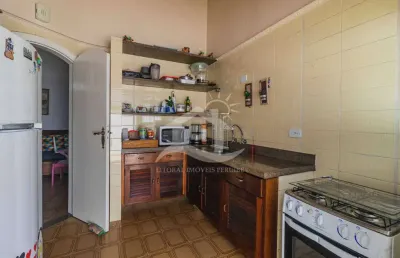 Casa térrea à venda com piscina, 3 quarto(s),  sendo 3 suíte(s)  no bairro oasis, 600 metros da praia, peruíbe-sp