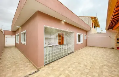 Casa térrea à venda , 3 quarto(s),  sendo 2 suíte(s)  no bairro três marias, 300 metros da praia, peruíbe-sp
