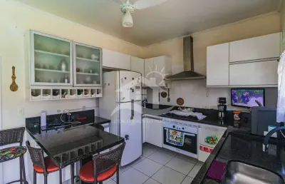 Casa térrea à venda , 3 quarto(s),  sendo 1 suíte(s)  no bairro stella maris, 200 metros da praia, peruíbe-sp