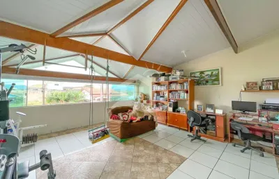 Casa sobrado à venda , 3 quarto(s),  sendo 2 suíte(s)  no bairro park daville, 1500 metros da praia, peruíbe-sp