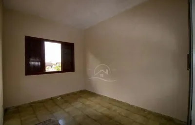 Casa térrea à venda , 3 quarto(s),  sendo 1 suíte(s)  no bairro centro, 650 metros da praia, peruíbe-sp