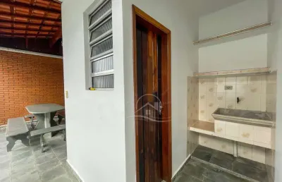 Casa térrea à venda , 3 quarto(s),  sendo 1 suíte(s)  no bairro centro, 950 metros da praia, peruíbe-sp