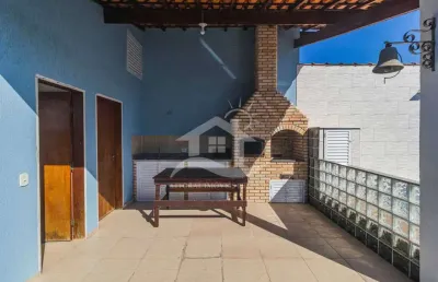 Casa térrea à venda com piscina, 3 quarto(s),  sendo 1 suíte(s)  no bairro jardim são luis, 1300 metros da praia, peruíbe-sp